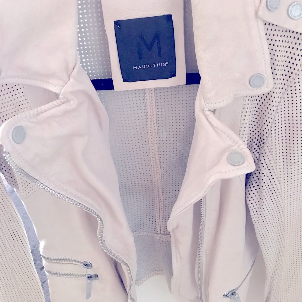 Leather Mauritius Off White Sandstone Colored Textured XS